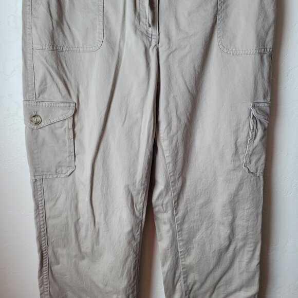 L.L. Bean Favorite Fit Cargo Straight Leg Pants - Picture 3 of 10